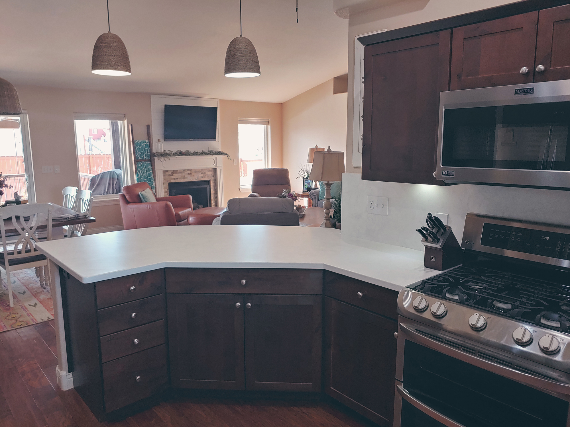 New kitchen counter and backsplash